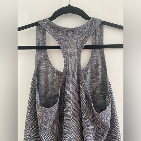 Lululemon Black/White Swiftly Tech Racerback Tank First Release Size 8 - Picture 6 of 8